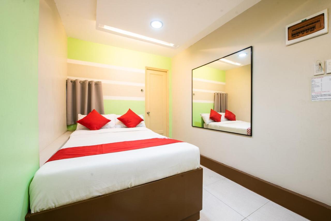 Oyo 475 Pearl Blossom Hotel Manila Exterior foto